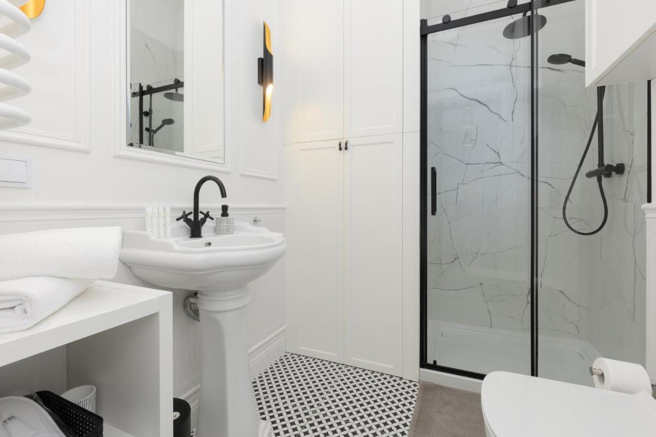 Apartment Strzelecka Old Town Cracow By Renters Prestige Kraków Zewnętrze zdjęcie